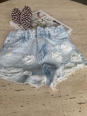 Zara Light Wash Denim Shorts with White Floral Appliques